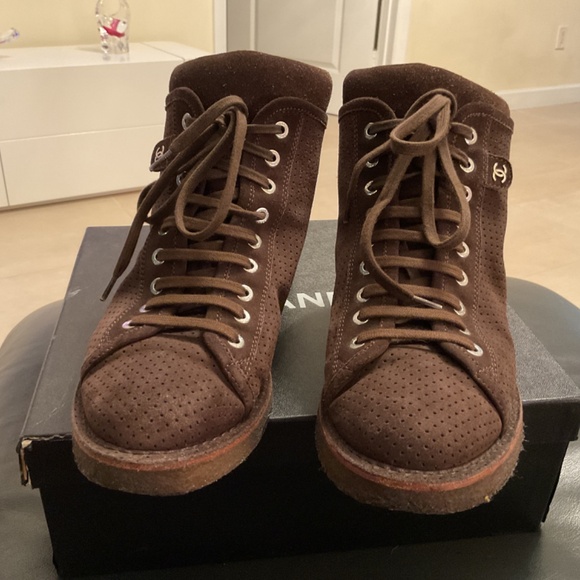 Authentic Chanel Suede Lace Up Booties CC Logo size 10.5 fits size 9 US. - Picture 2 of 7